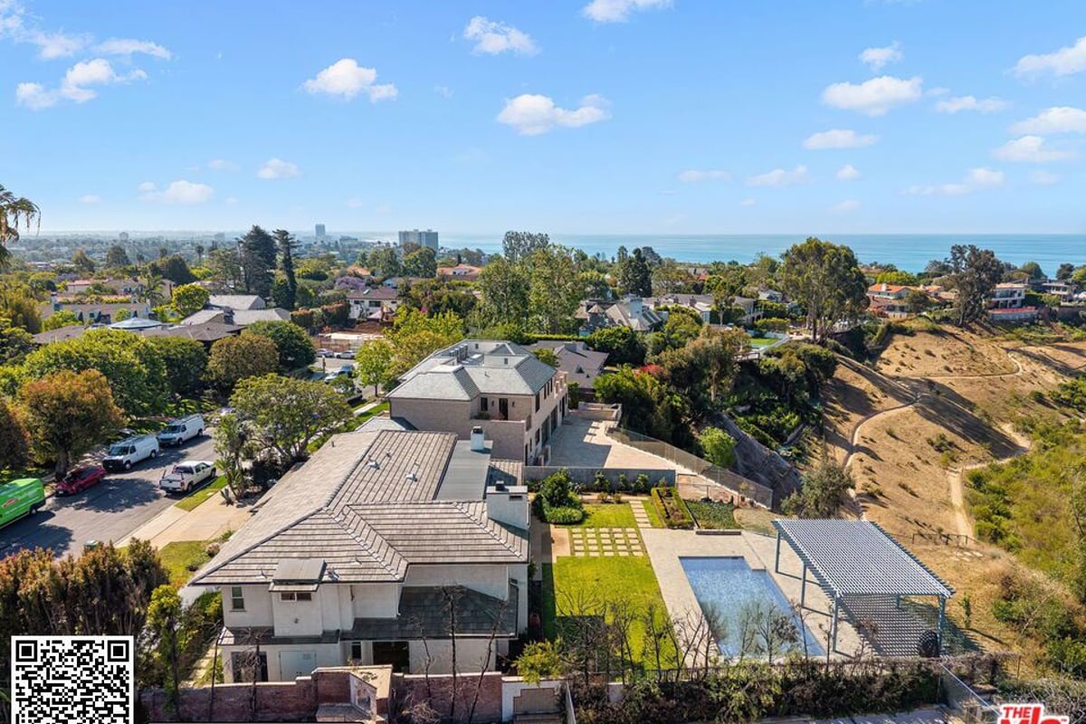 525 Alma Real Drive, Pacific Palisades, CA 90272 — photo 1 of 11