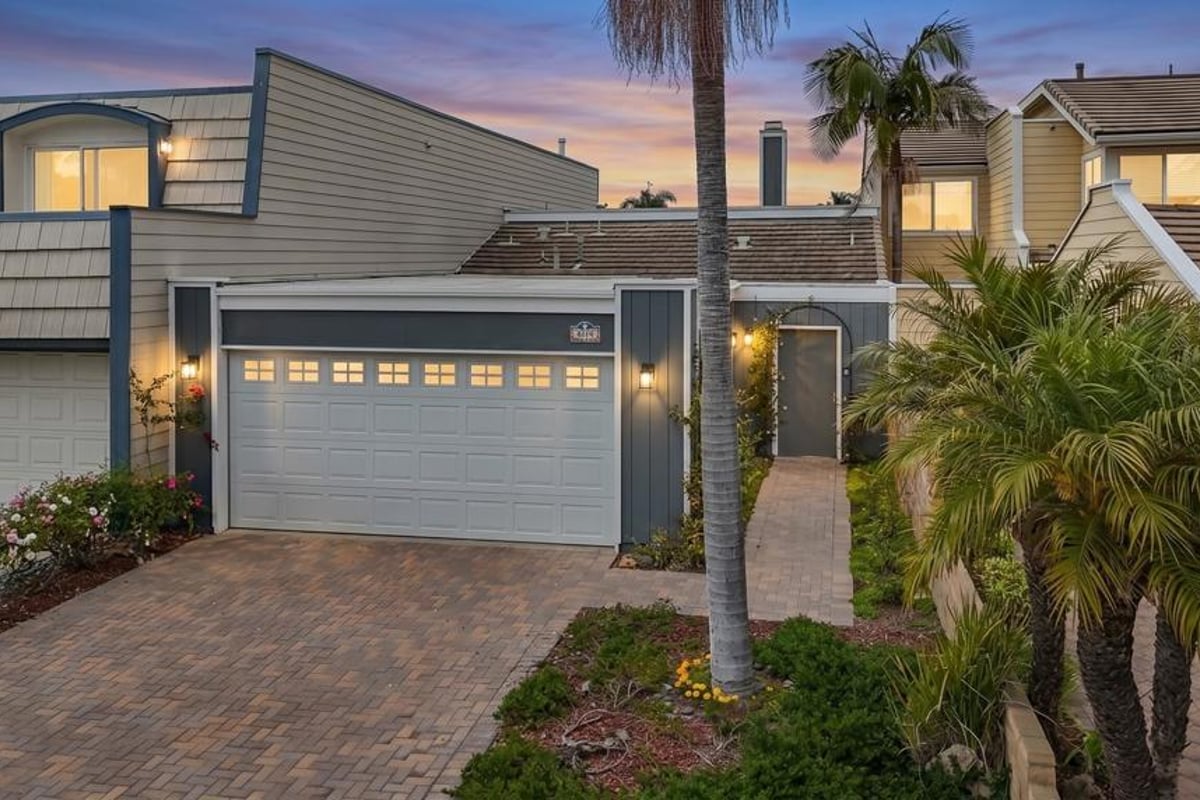 4451 Gateshead Bay, Oxnard, CA 93035 — photo 1 of 46