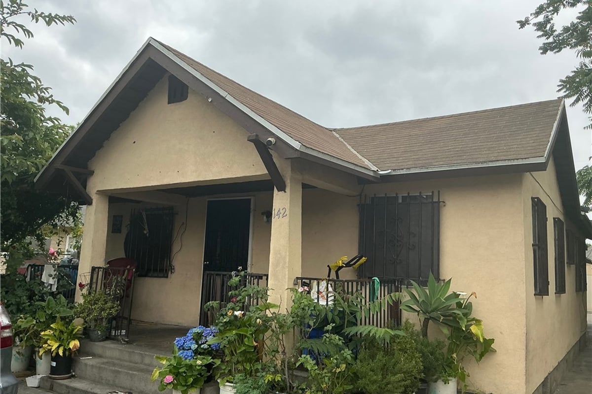 142 W 59th, Los Angeles, CA 90003 — photo 1 of 18