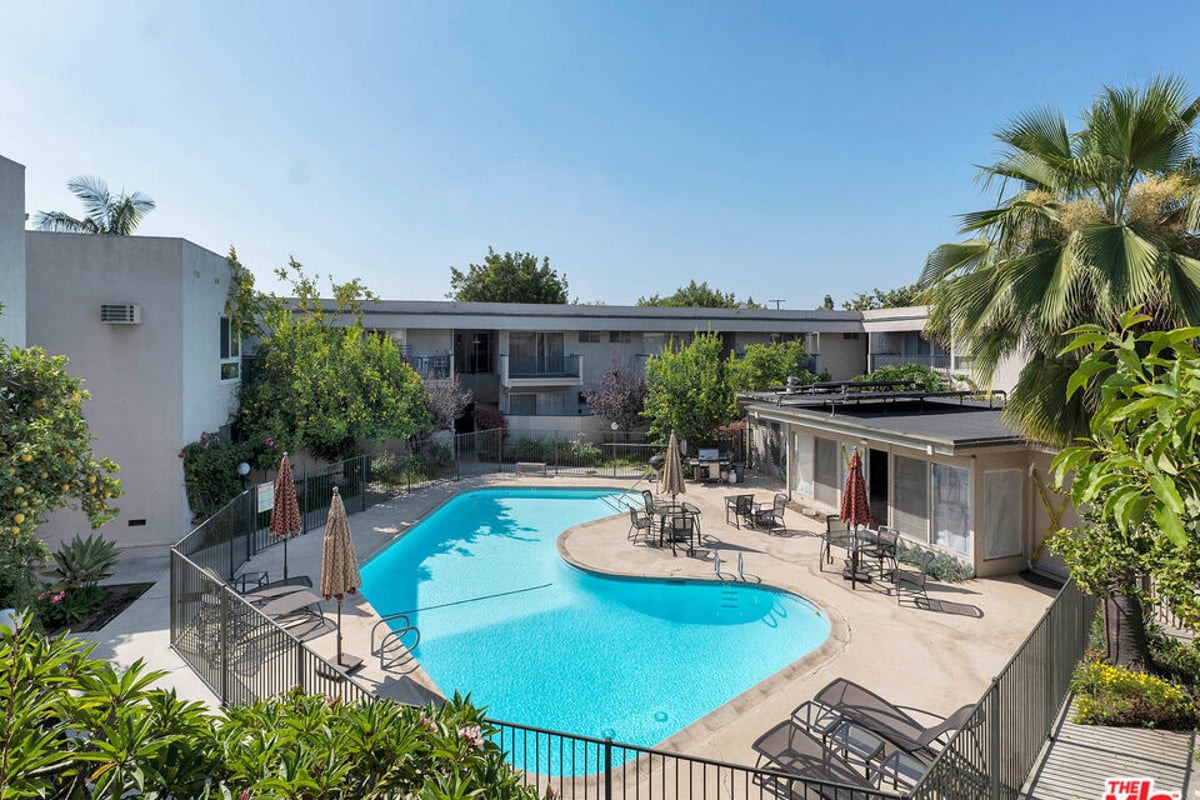 3166 S Sepulveda Boulevard 22, Los Angeles, CA 90034 — photo 1 of 37