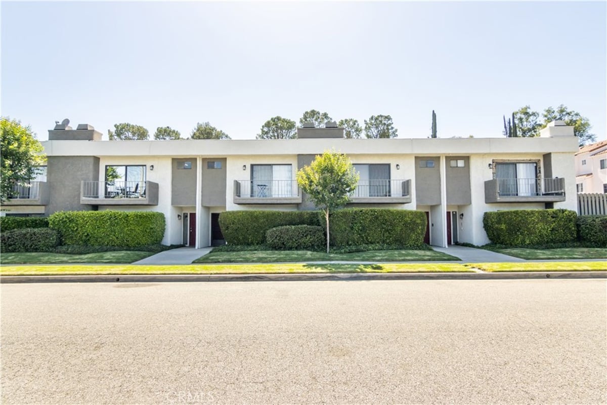 4327 Freedom 5, Calabasas, CA 91302 — photo 1 of 21
