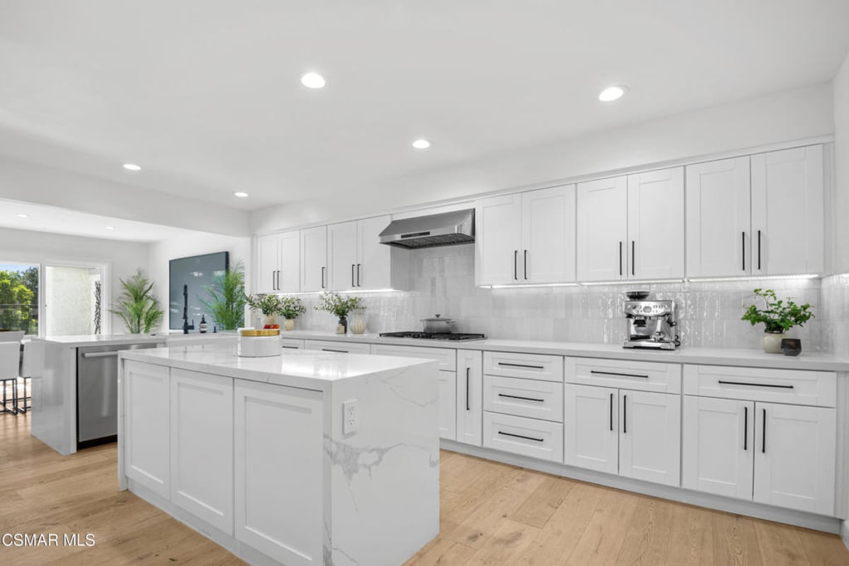1725 Royal Saint George Drive, Westlake Village, CA 91362 — photo 1 of 32