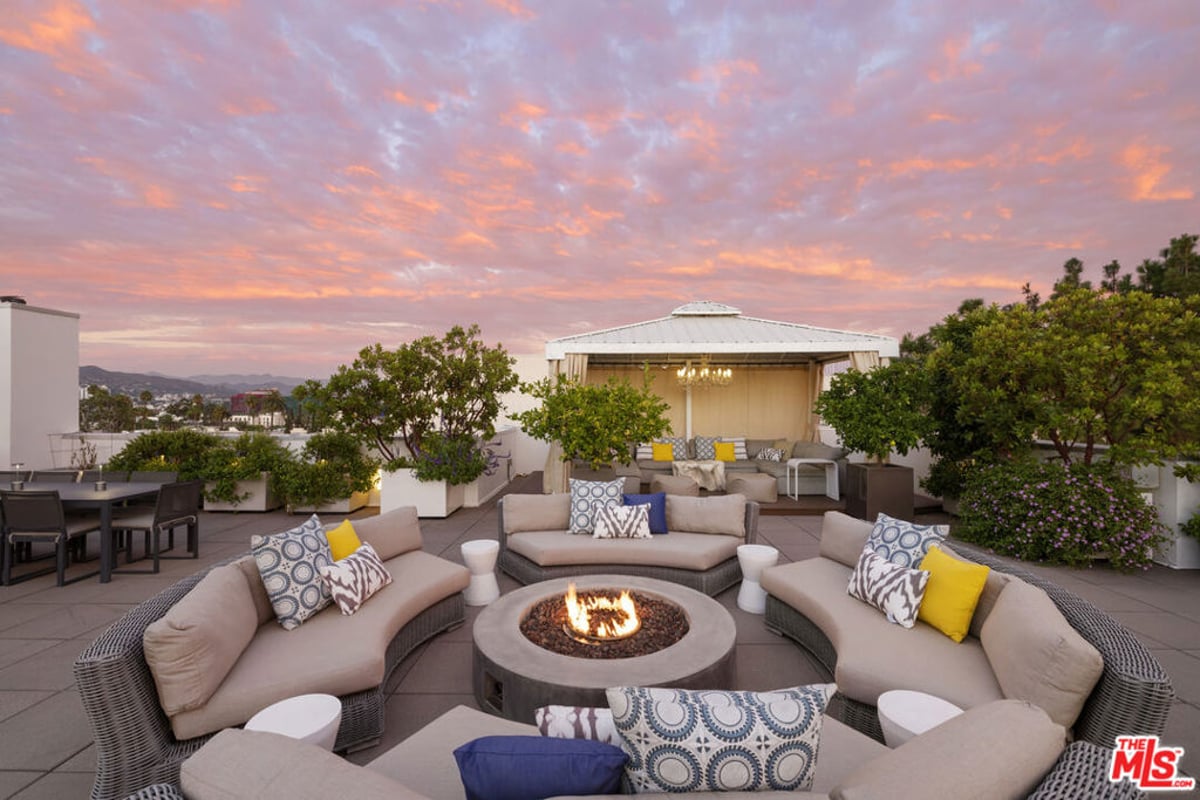 450 N Palm Drive 507, Beverly Hills, CA 90210 — photo 1 of 34