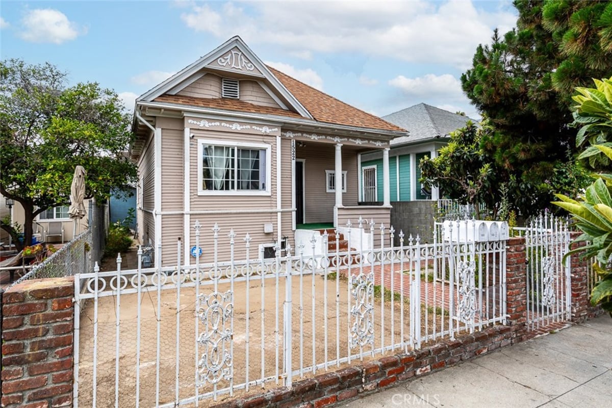 1522 W 29th, Los Angeles, CA 90007 — photo 1 of 32