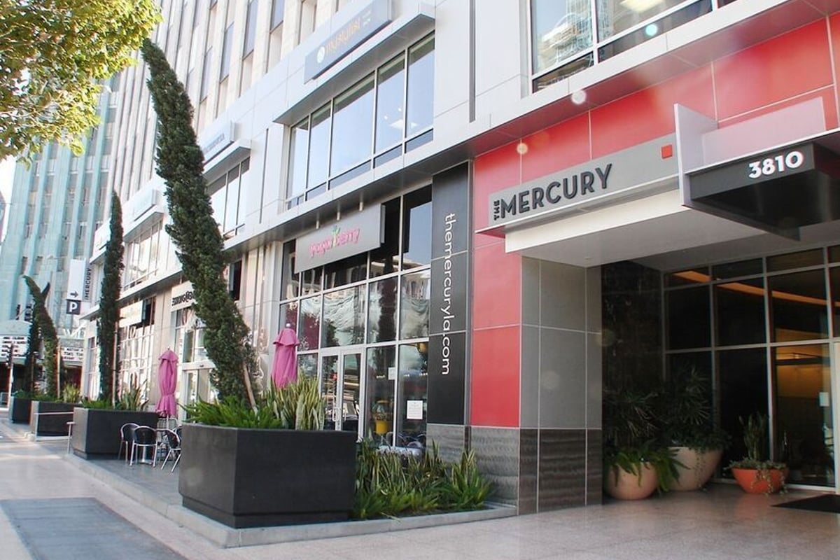 3810 Wilshire Boulevard 410, Los Angeles, CA 90010 — photo 1 of 8