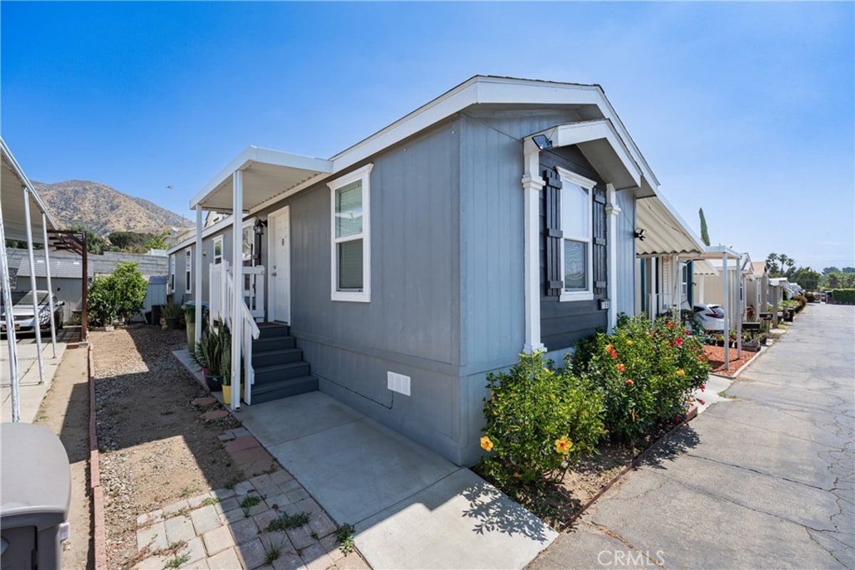 16079 Yarnell St B20, Sylmar, CA 91342 — photo 1 of 4