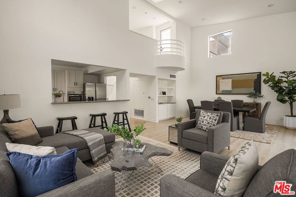 1617 S Beverly Glen Boulevard 404, Los Angeles, CA 90024 — photo 1 of 30