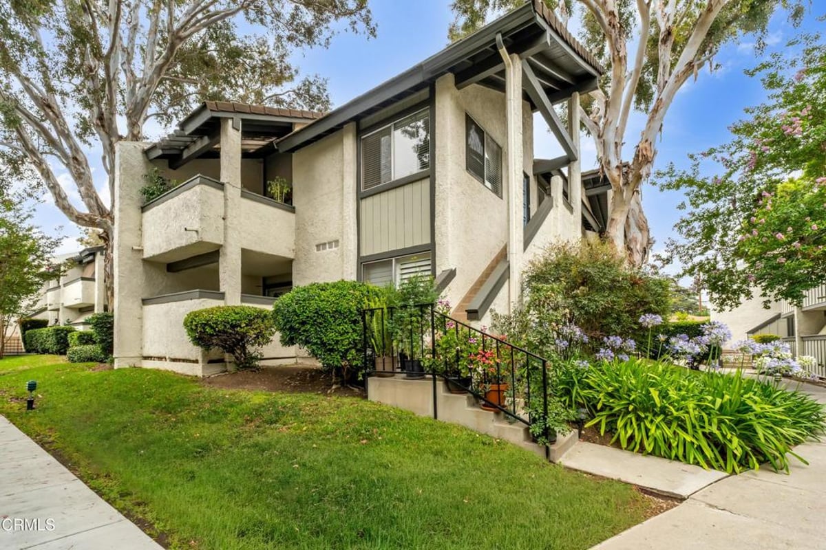 1340 E Hillcrest Drive 10, Thousand Oaks, CA 91362 — photo 1 of 24