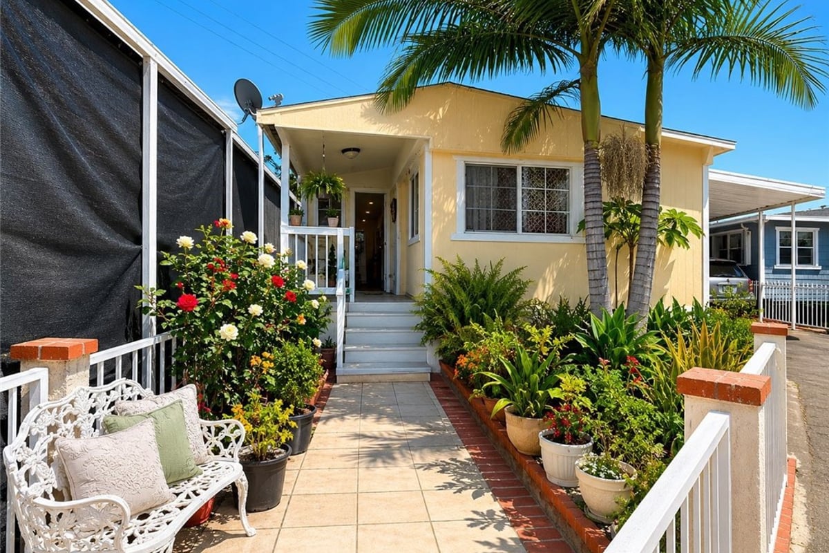6475 Atlantic Avenue 250, Long Beach, CA 90805 — photo 1 of 10