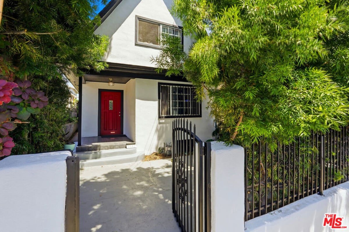 1646 S New Hampshire Avenue, Los Angeles, CA 90006 — photo 1 of 31