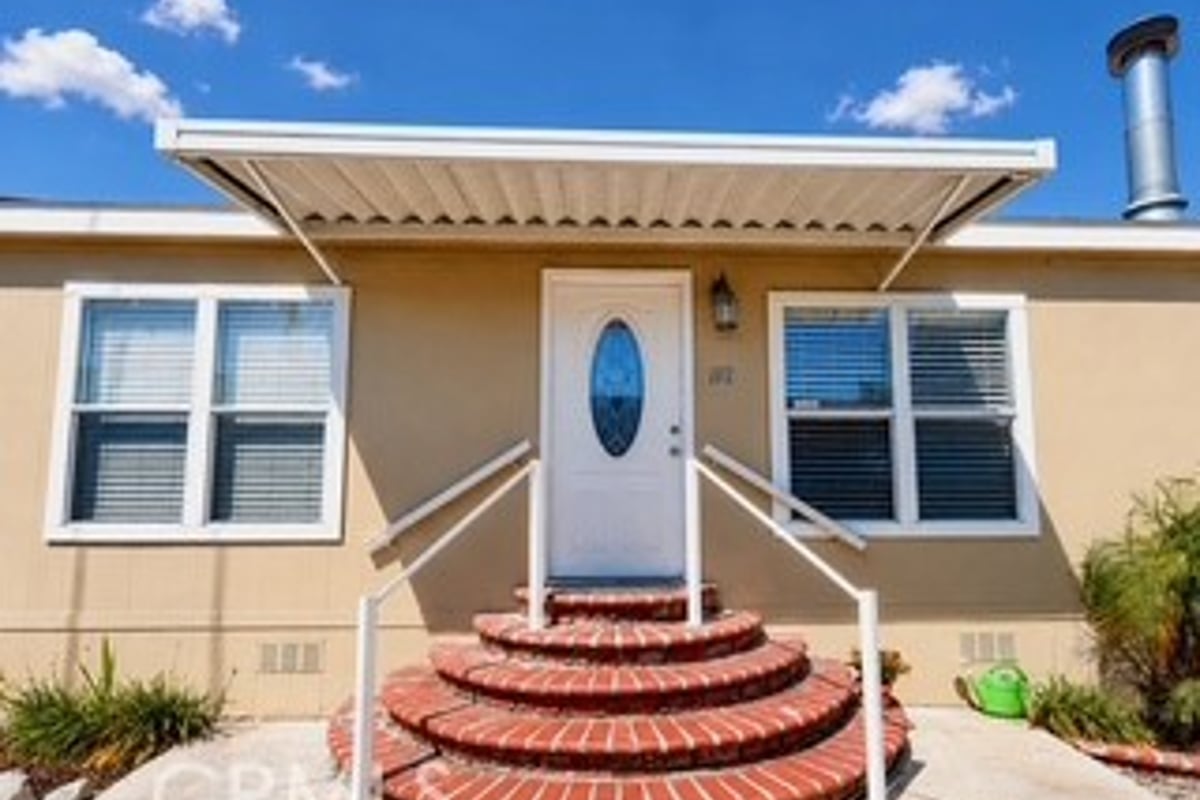 27361 Sierra Hwy 192, Canyon Country, CA 91351 — photo 1 of 20