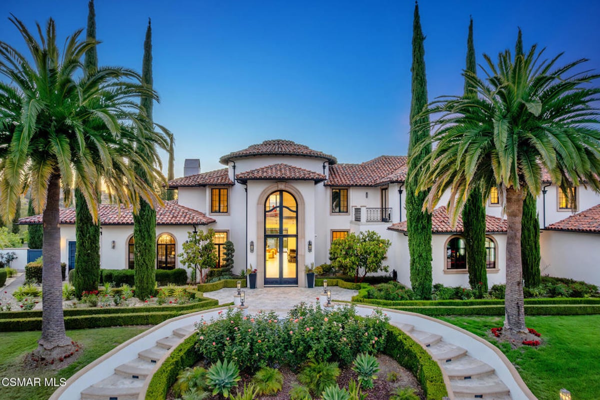 25201 Prado Del Misterio, Calabasas, CA 91302 — photo 1 of 62