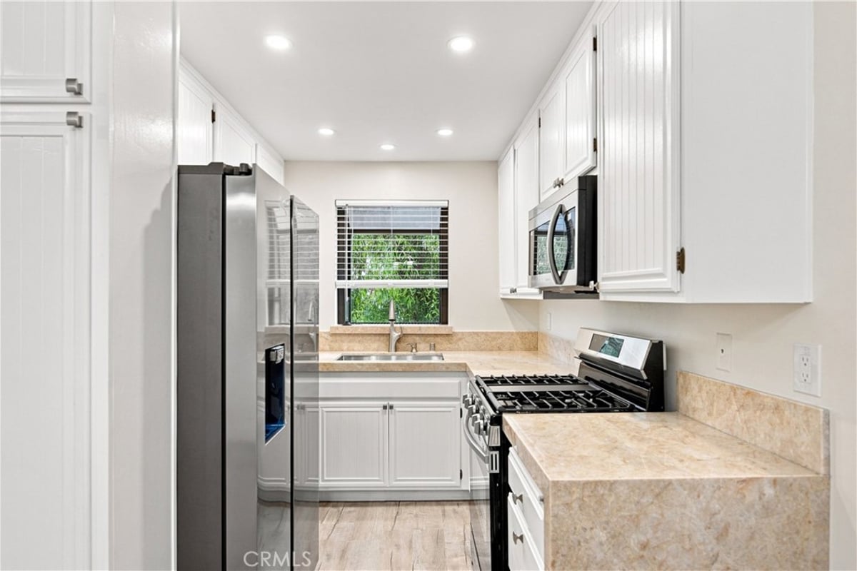 18183 Sundowner Way 851, Canyon Country, CA 91387 — photo 1 of 34