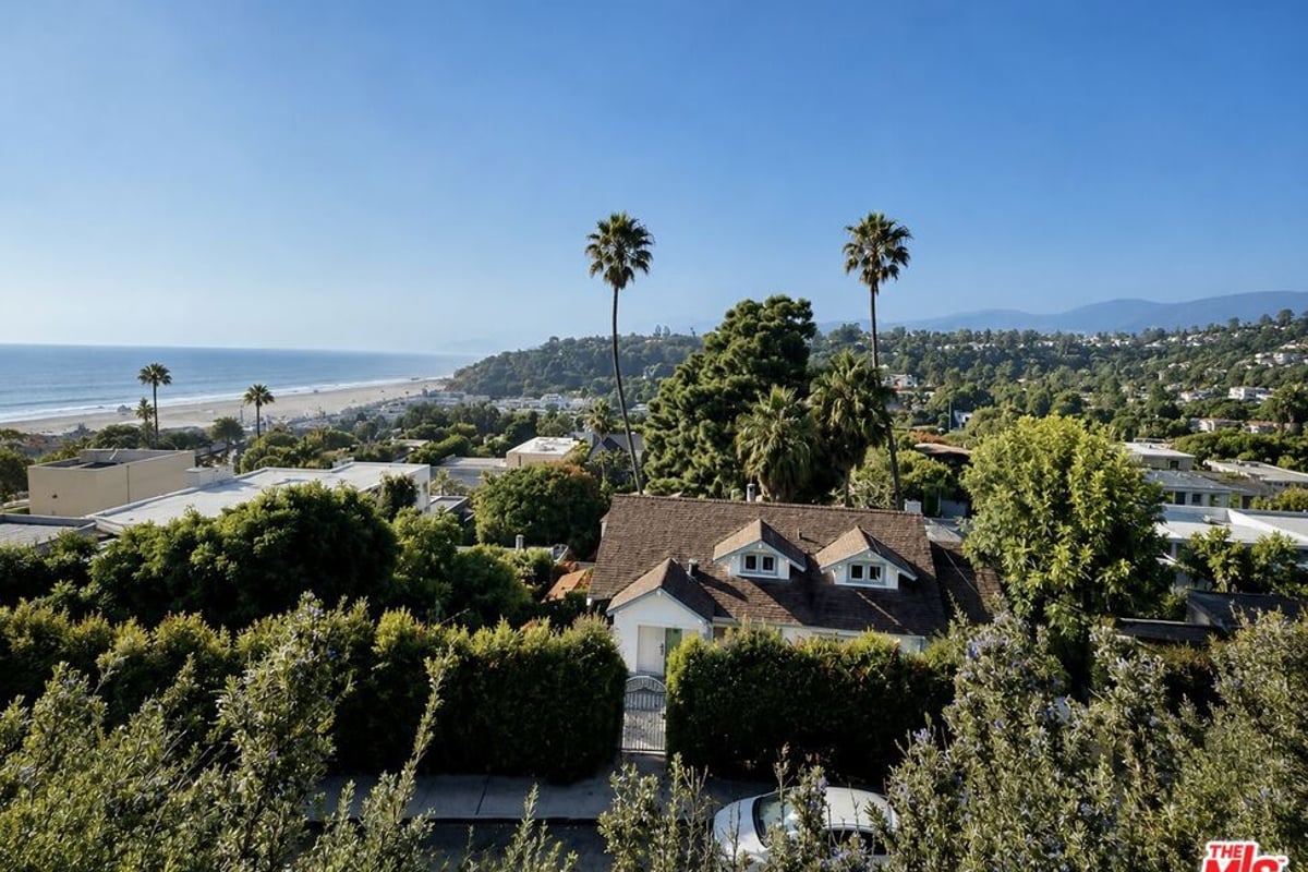 207 Ocean Ave Ext, Santa Monica, CA 90402 — photo 1 of 52