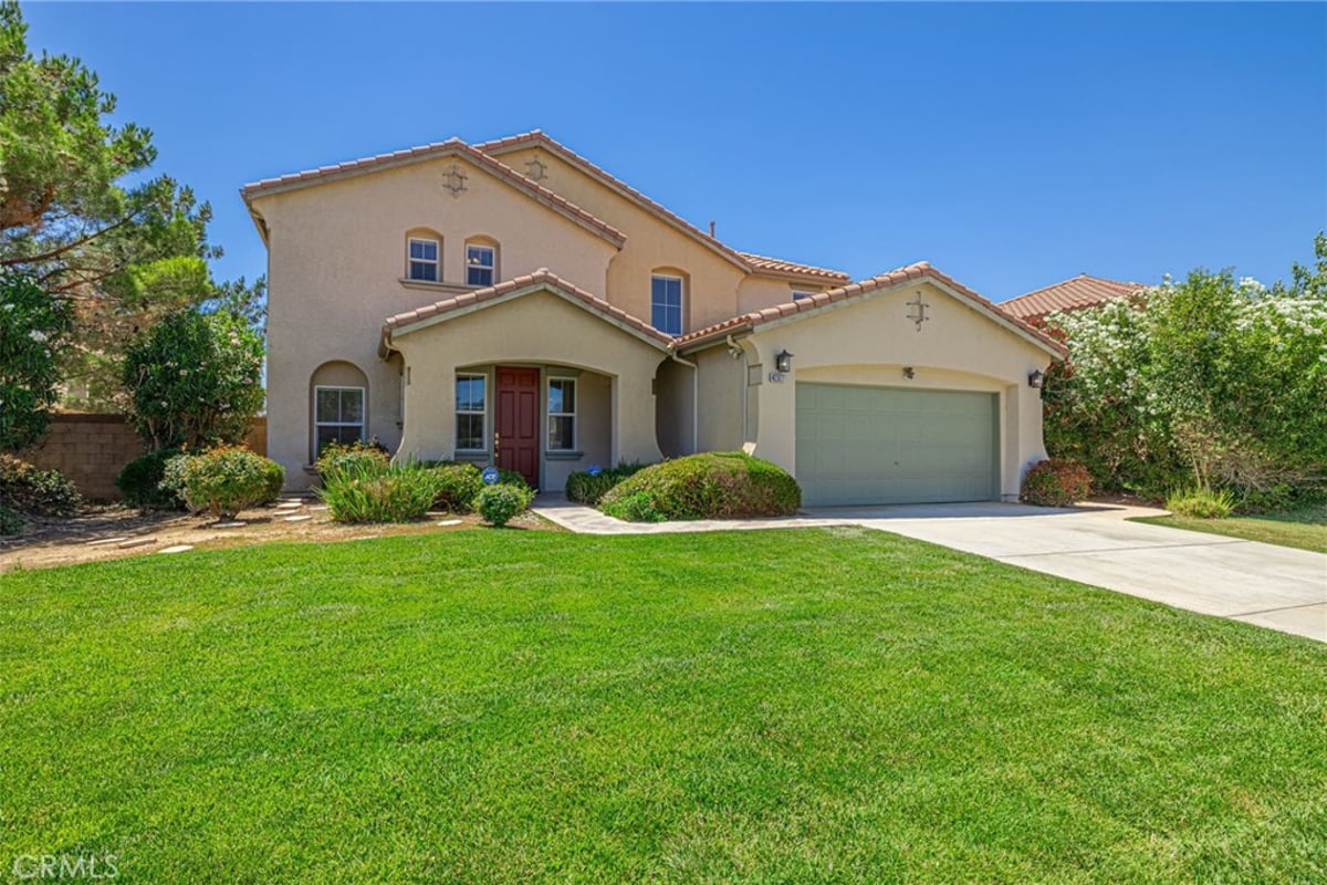 42327 42nd Street W, Quartz Hill, CA 93536 — photo 1 of 51