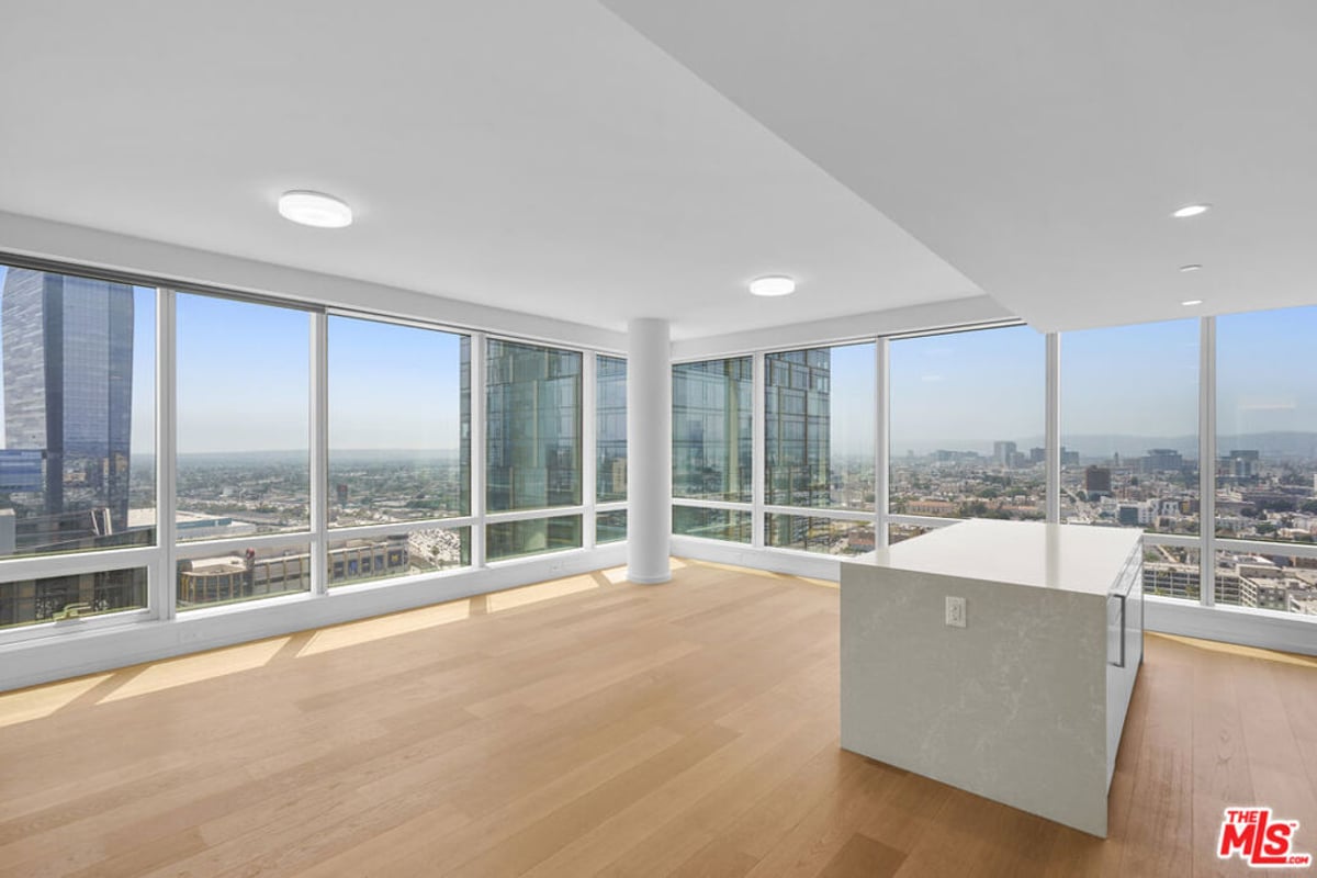 877 Francisco Street 2811, Los Angeles, CA 90017 — photo 1 of 75