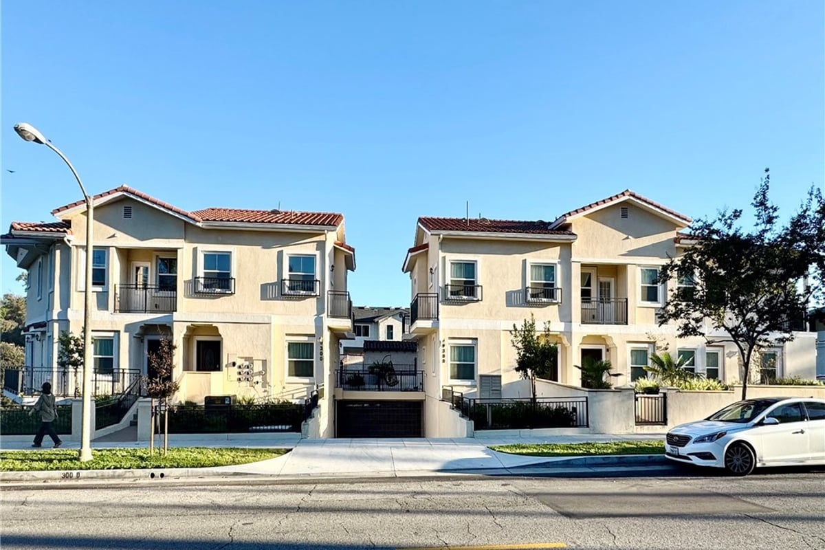300 E Alhambra Road E, Alhambra, CA 91801 — photo 1 of 24