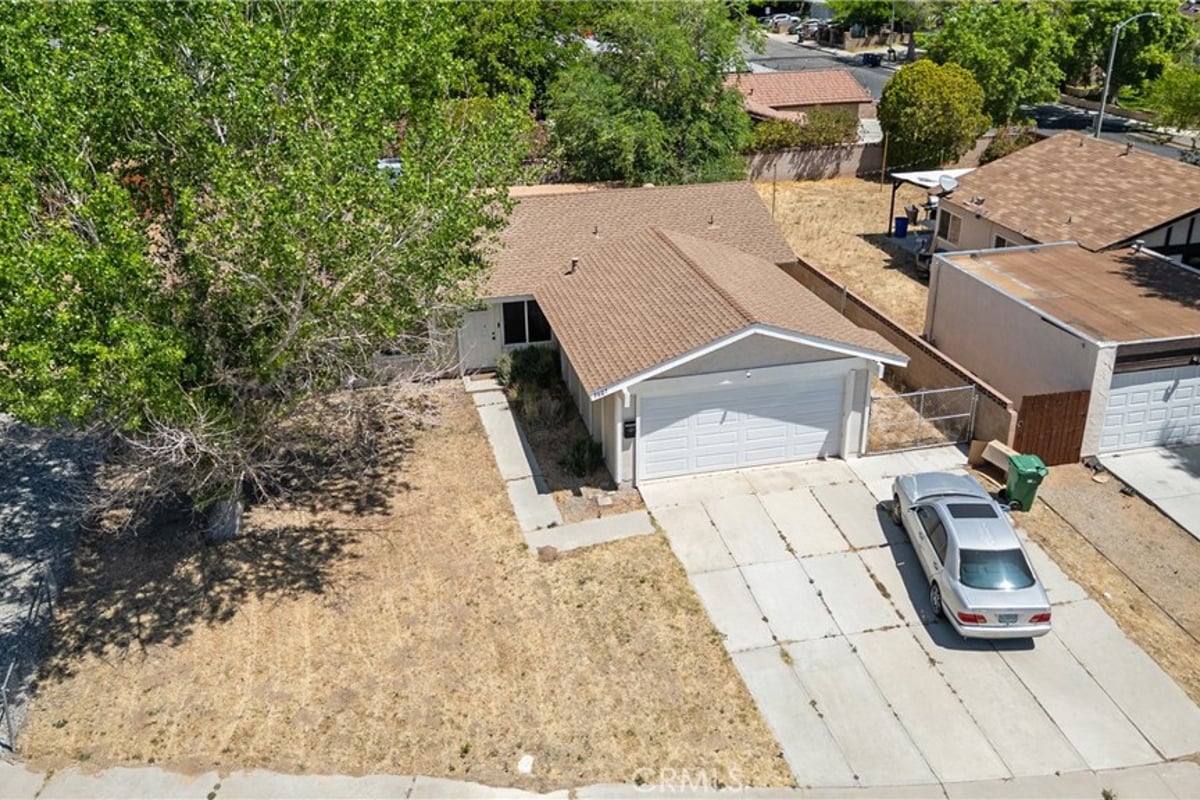 3607 W Avenue K11, Lancaster, CA 93536 — photo 1 of 36
