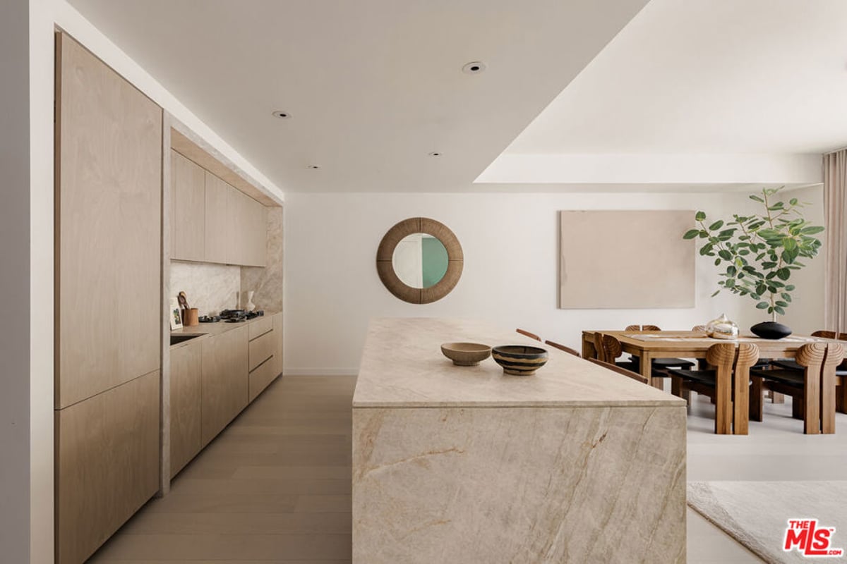 9200 Wilshire Boulevard 504E, Beverly Hills, CA 90212 — photo 1 of 18