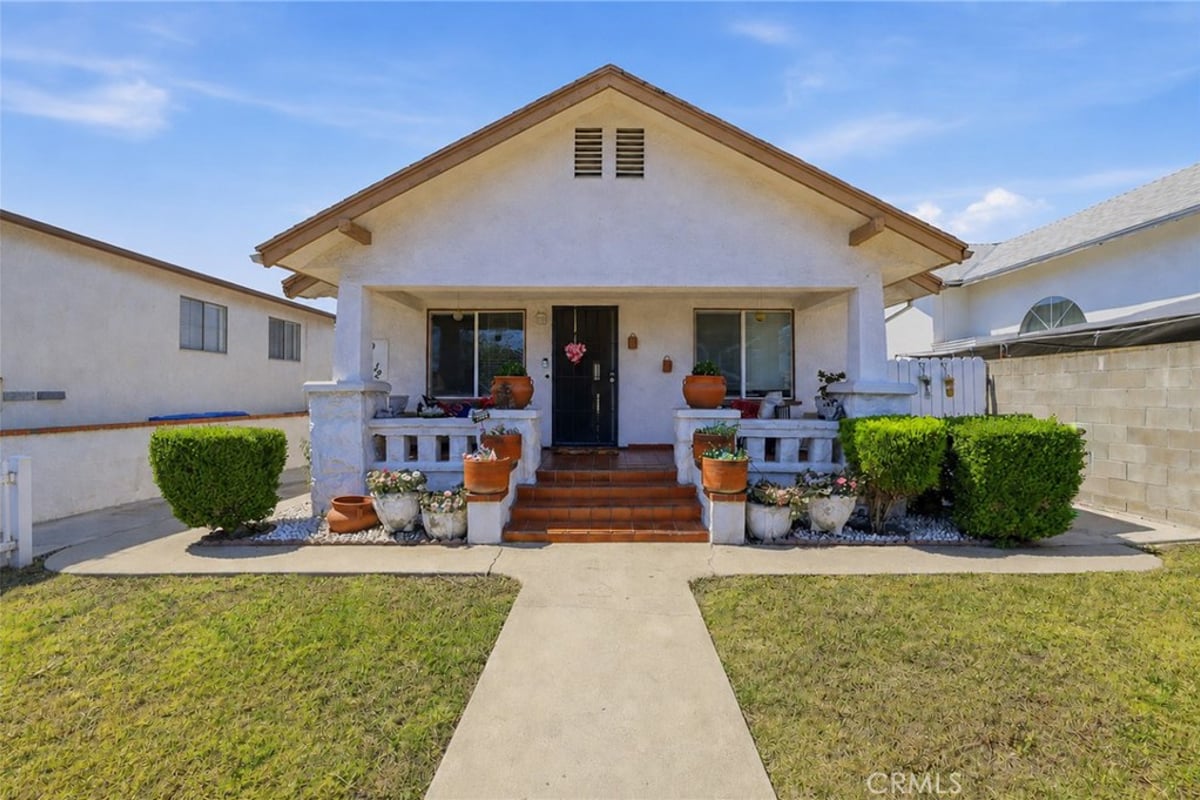 549 W 12th Street, San Pedro, CA 90731 — photo 1 of 35