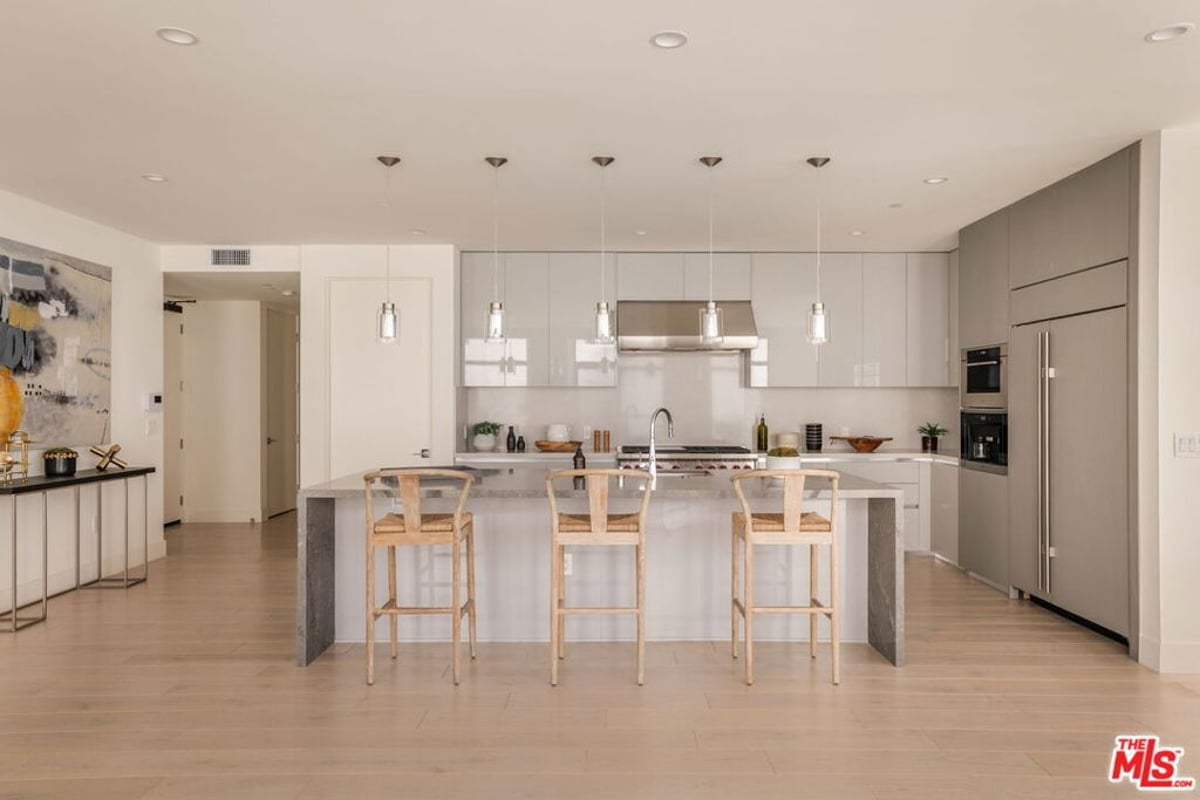 425 N Palm Drive 202, Beverly Hills, CA 90210 — photo 1 of 37