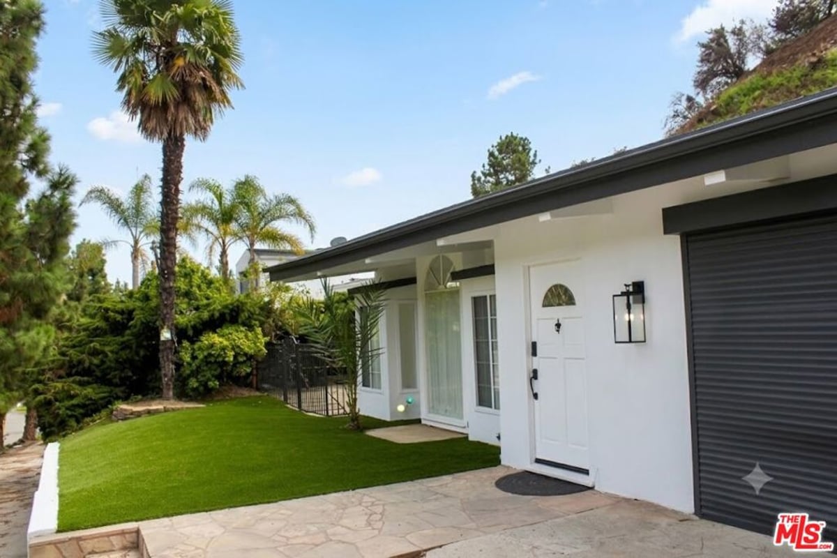 1265 Bienveneda Avenue, Pacific Palisades, CA 90272 — photo 1 of 29