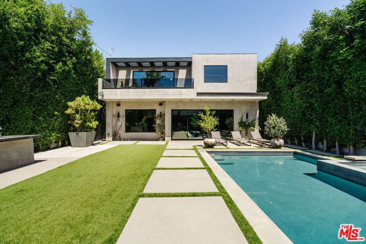 537 N Alta Vista Boulevard, Los Angeles, CA 90036 — photo 1 of 29