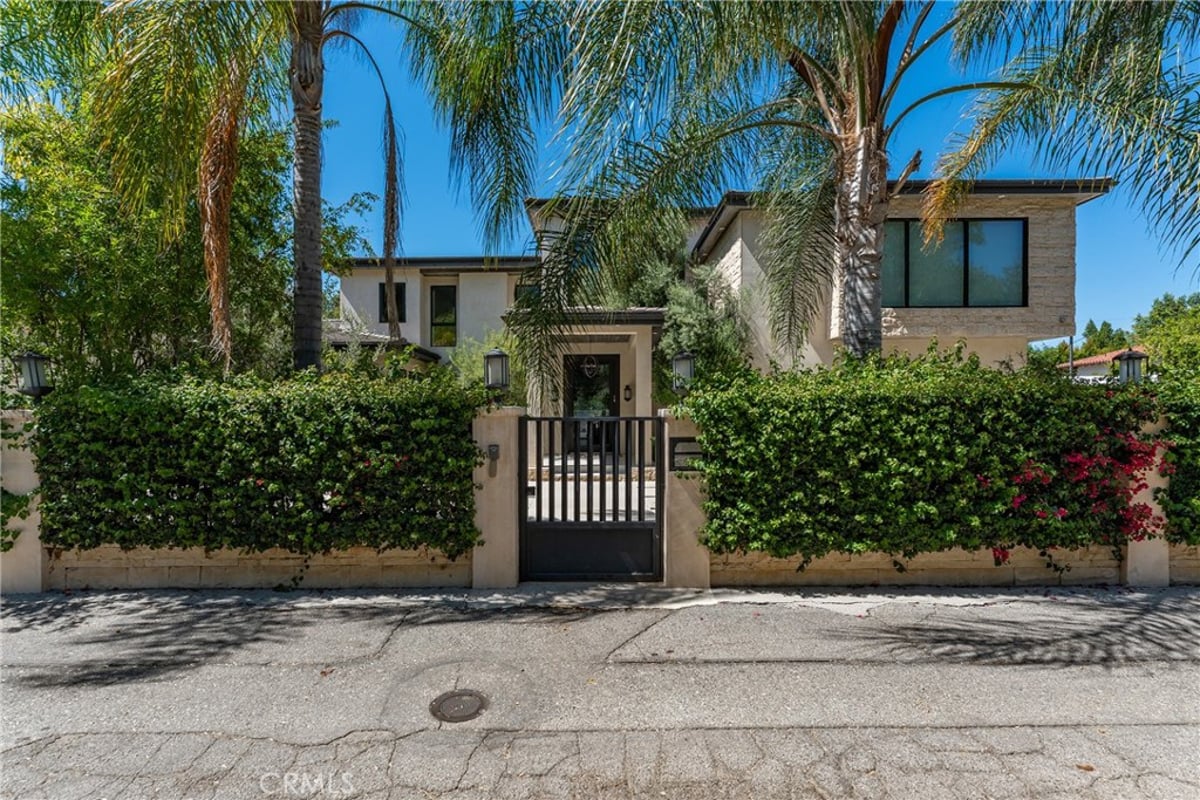 5334 Encino Avenue, Encino, CA 91316 — photo 1 of 57