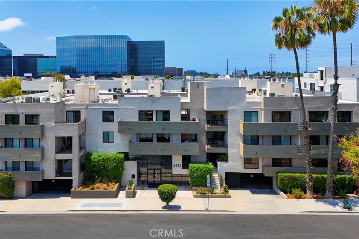 2121 Beloit Avenue 112, Los Angeles, CA 90025 — photo 1 of 37
