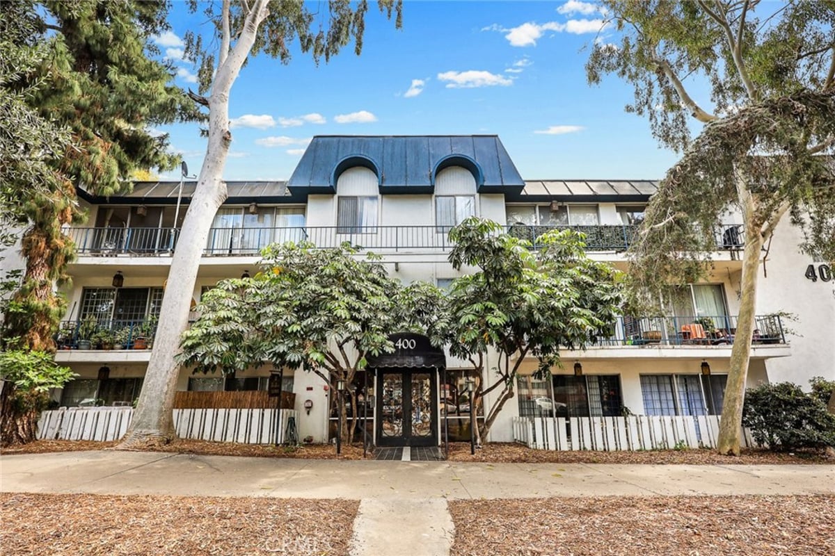 400 S La Fayette Park 213, Los Angeles, CA 90057 — photo 1 of 32