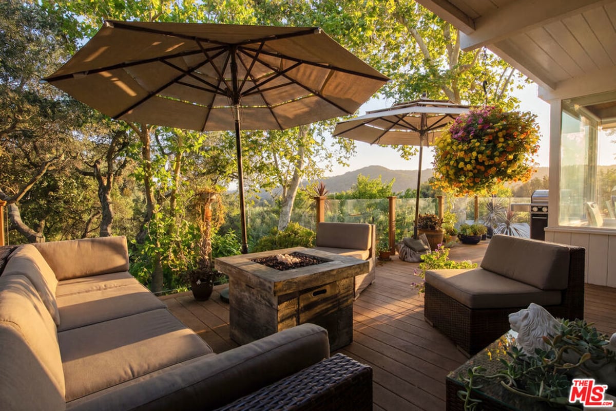 679 Wonder View Drive, Calabasas, CA 91302 — photo 1 of 18