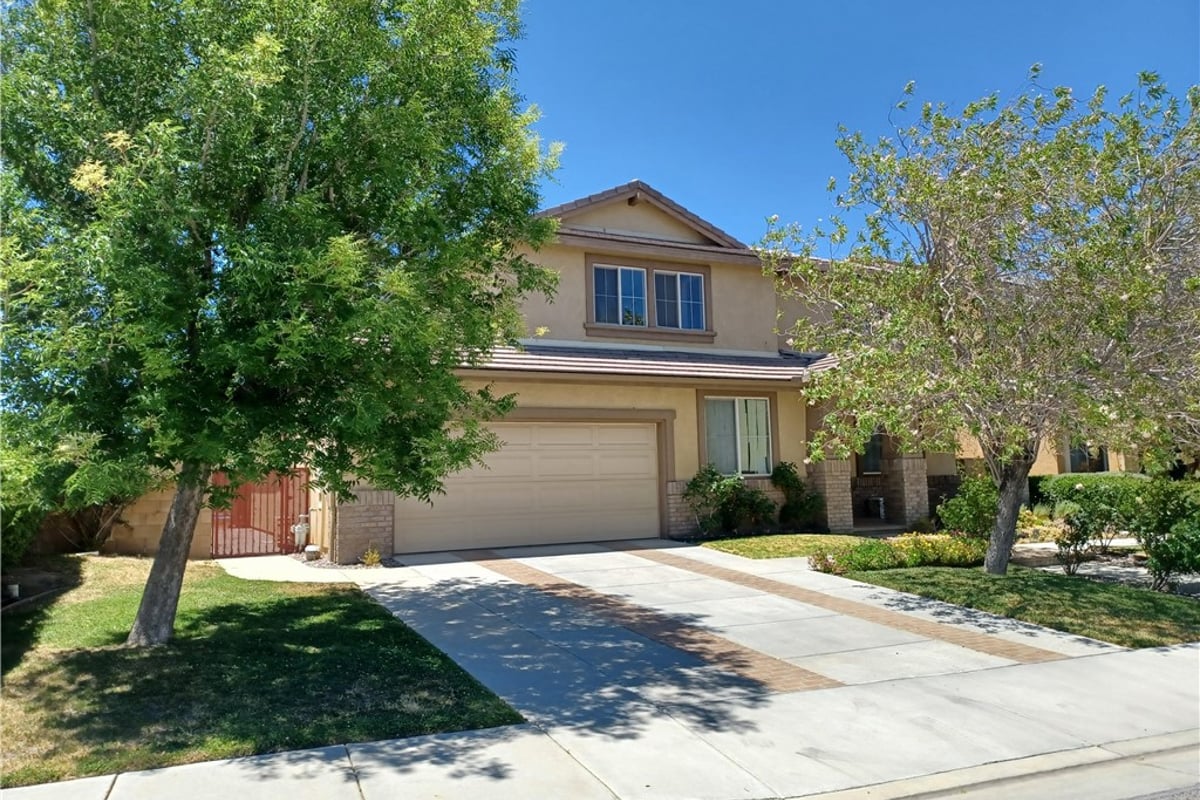 37105 Firethorn, Palmdale, CA 93550 — photo 1 of 34