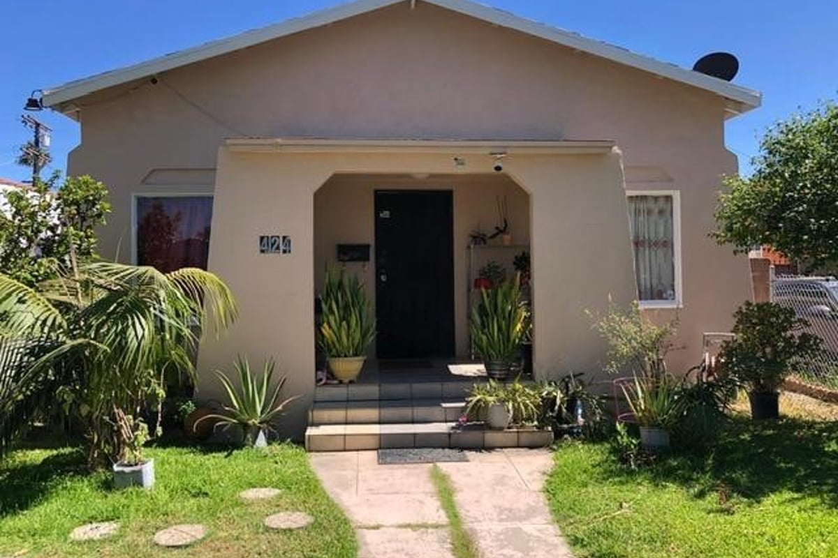424 E 91st Street, Los Angeles, CA 90003 — photo 1 of 35