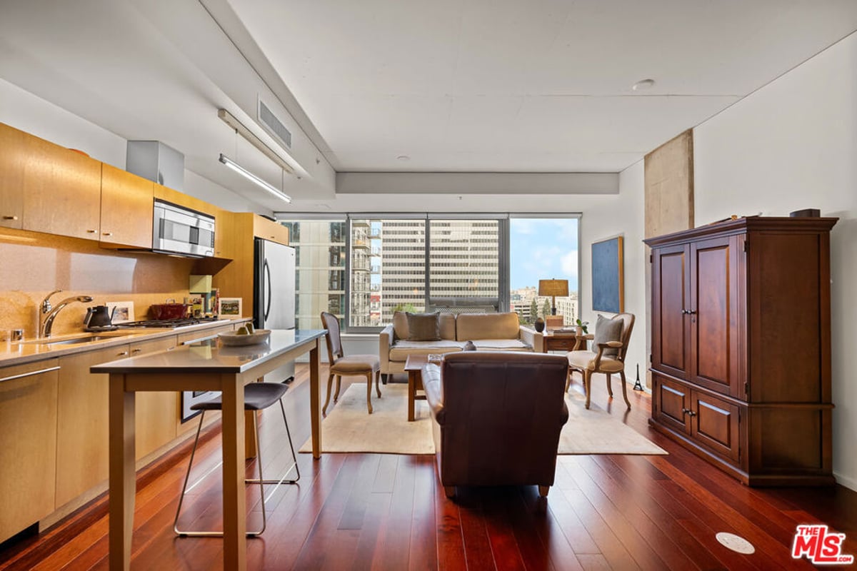 1155 S Grand Avenue 1111, Los Angeles, CA 90015 — photo 1 of 50