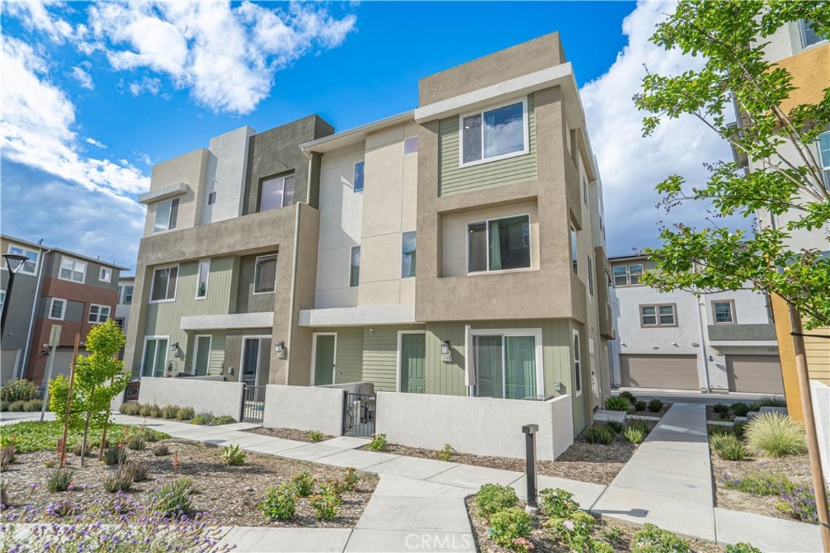 27154 Valley Oak Place, Valencia, CA 91381 — photo 1 of 37