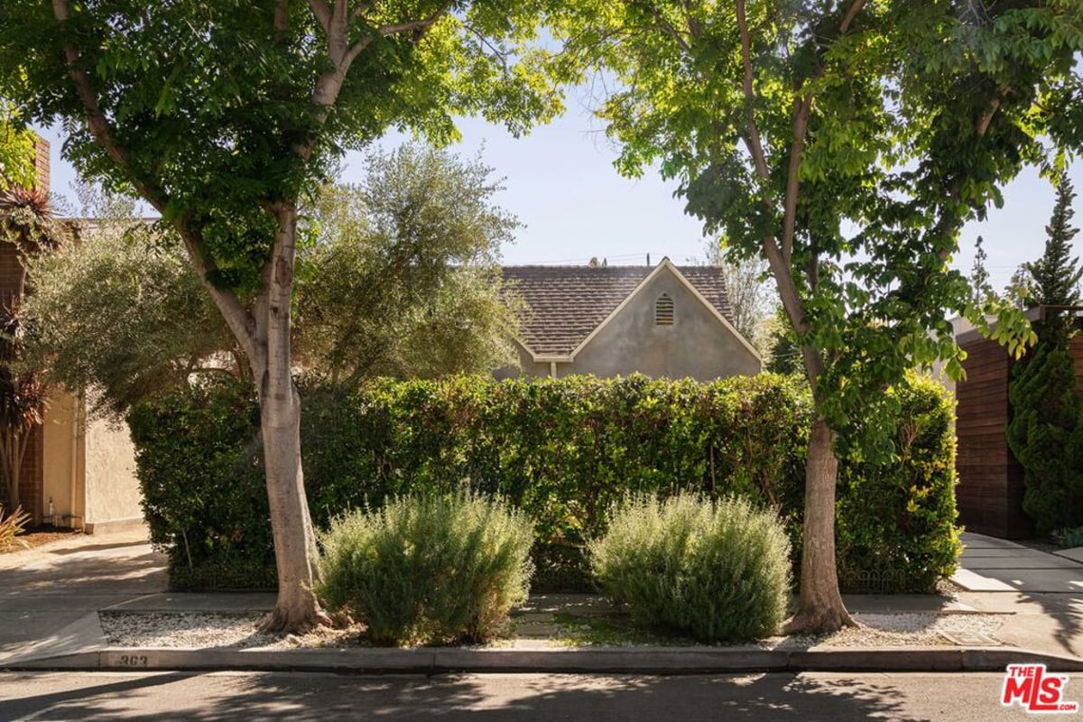 363 Huntley Drive, West Hollywood, CA 90048 — photo 1 of 16
