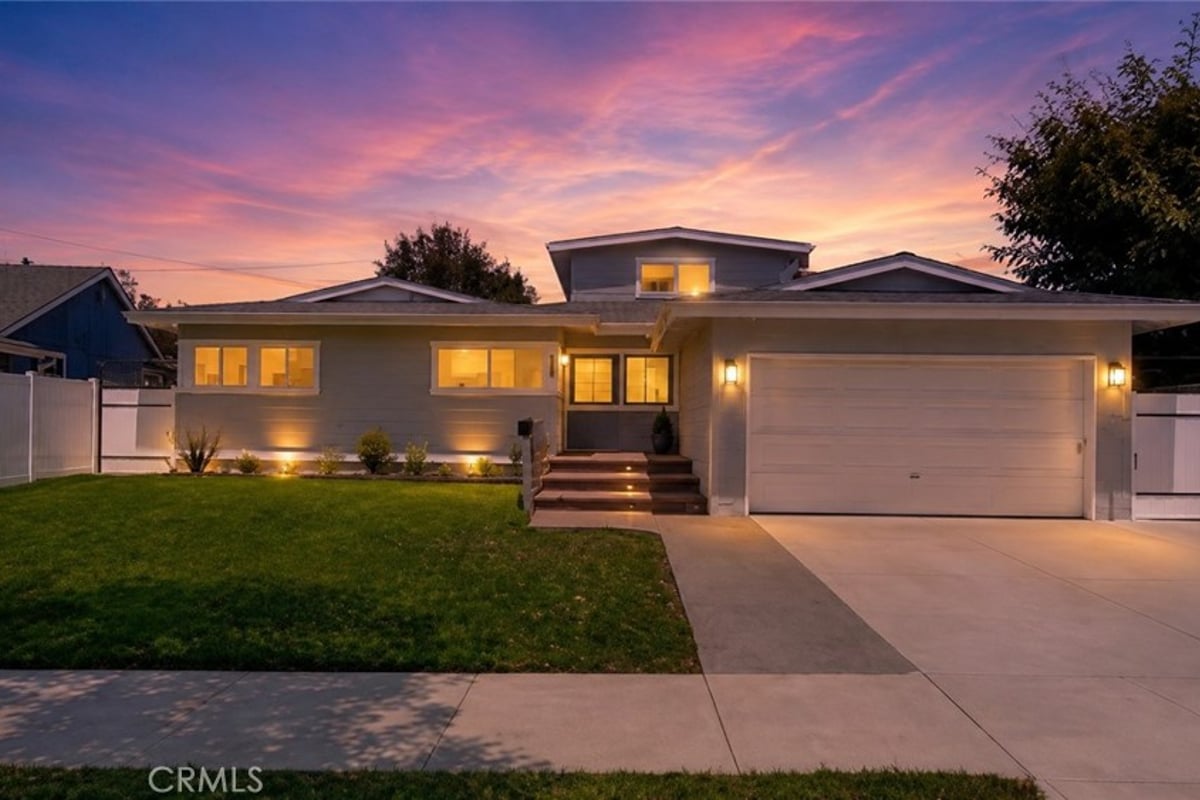 1876 Petaluma Avenue, Long Beach, CA 90815 — photo 1 of 34