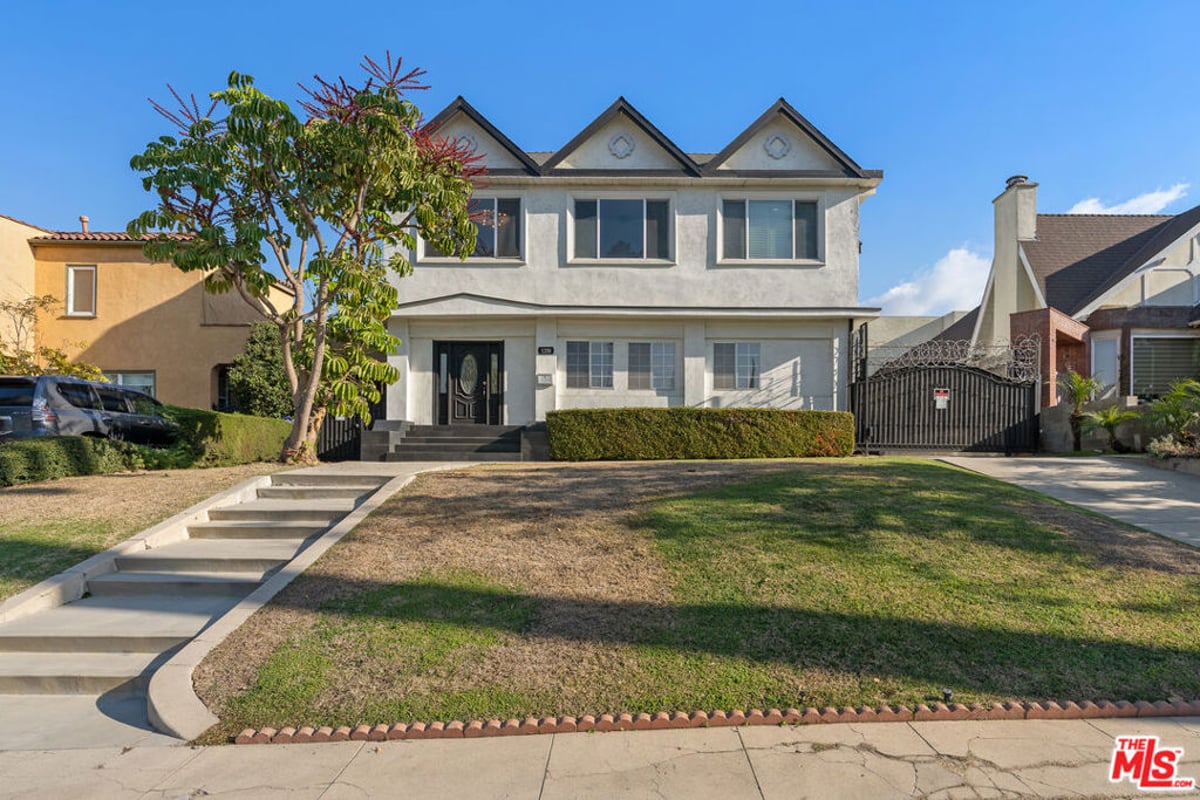 1250 S Windsor Boulevard, Los Angeles, CA 90019 — photo 1 of 26