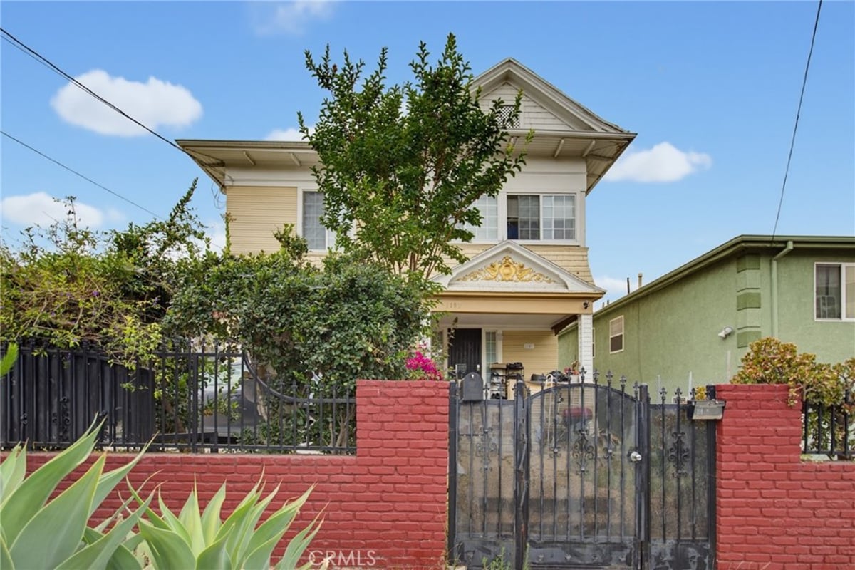 1107 S Mariposa Avenue, Los Angeles, CA 90006 — photo 1 of 10