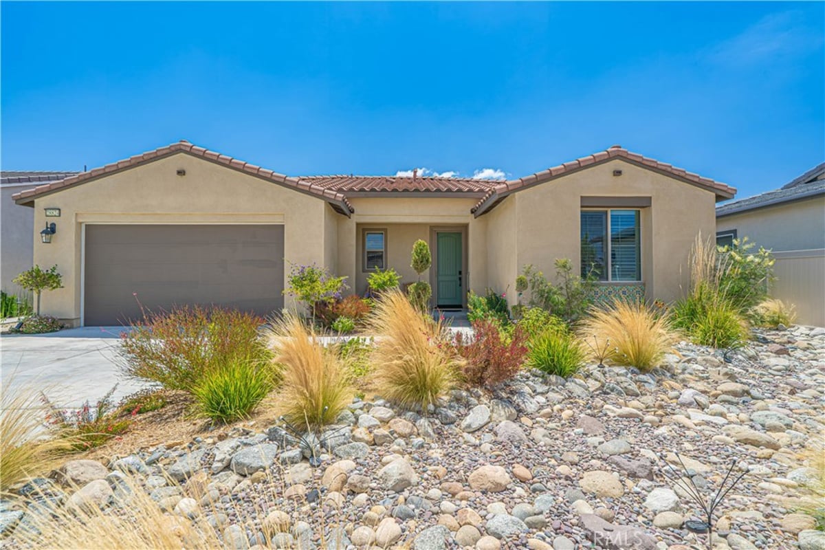 28824 Rise Court, Canyon Country, CA 91350 — photo 1 of 68