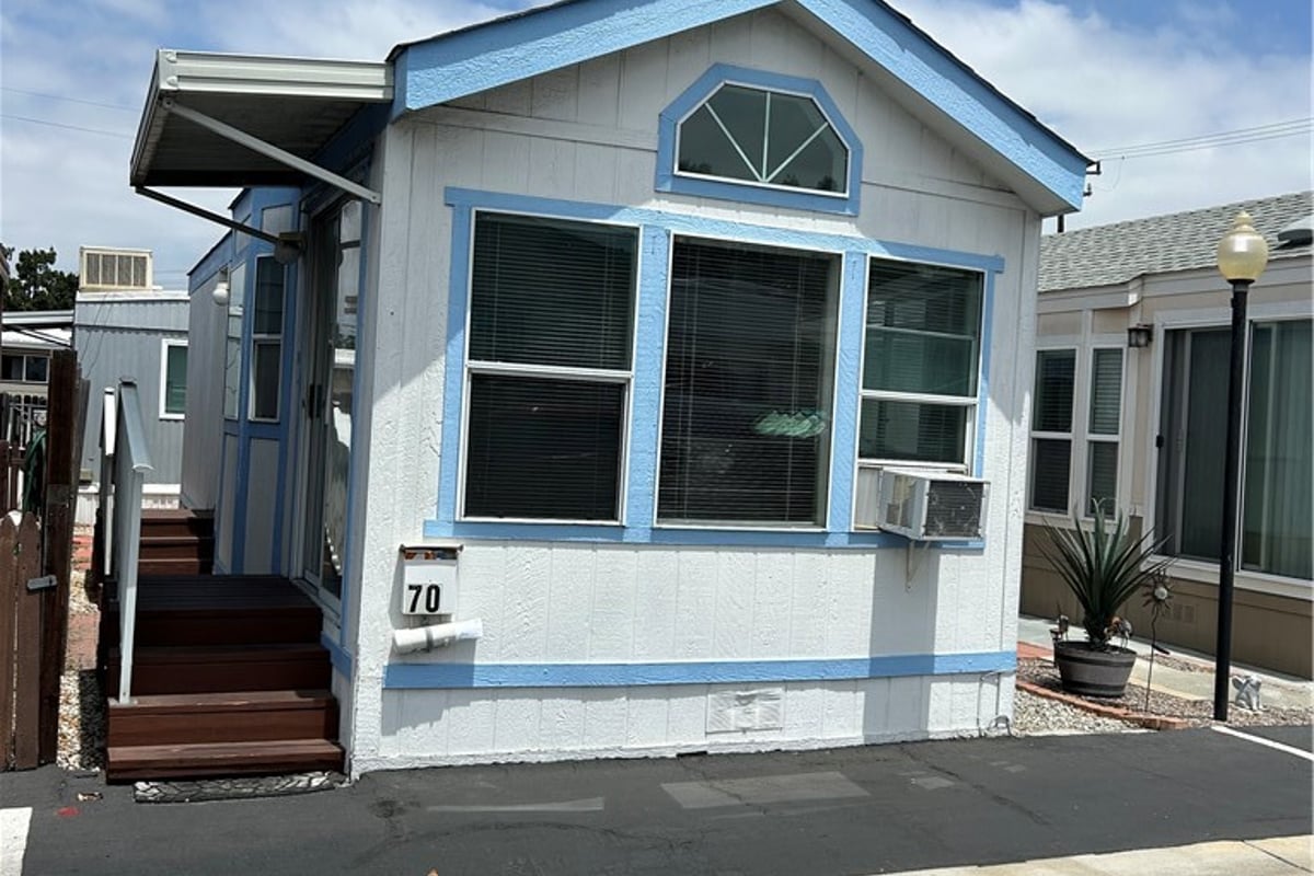 11250 Playa Street 70, Culver City, CA 90230 — photo 1 of 9