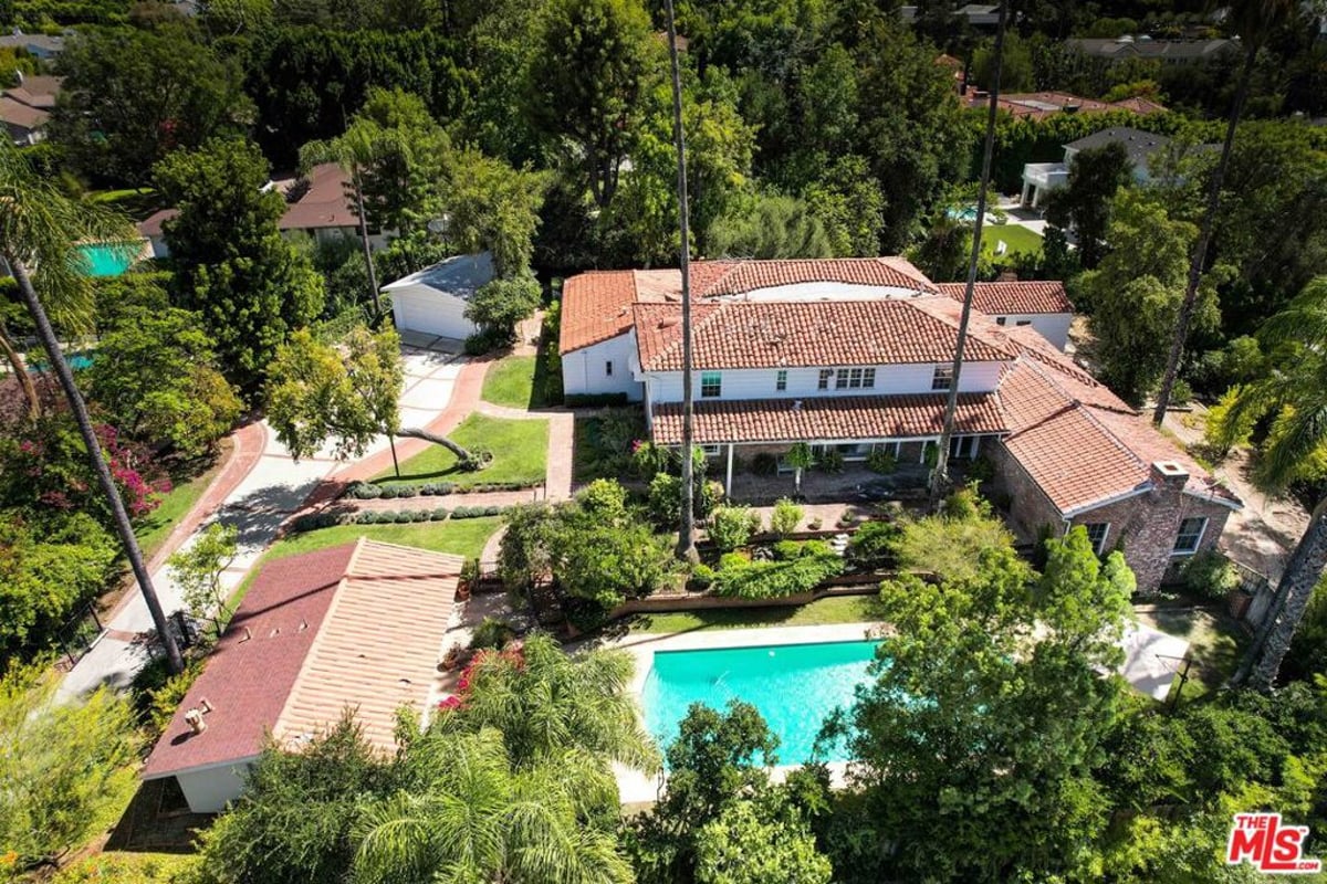 17534 Corinthian Drive, Encino, CA 91316 — photo 1 of 34