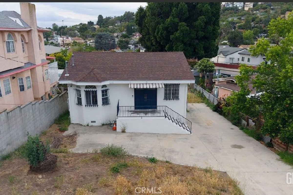 3391 Scarboro, Los Angeles, CA 90065 — photo 1 of 4