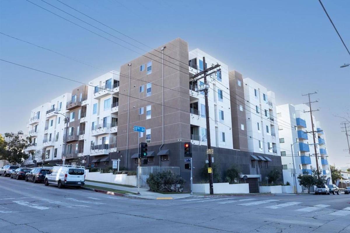 1101 S Harvard Boulevard 510, Los Angeles, CA 90006 — photo 1 of 24