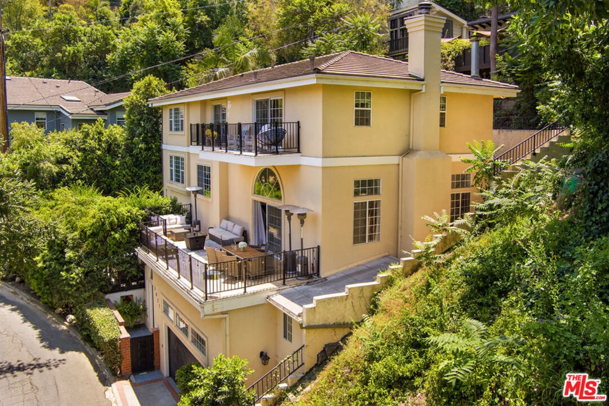 3827 Berry Drive, Studio City, CA 91604 — photo 1 of 34
