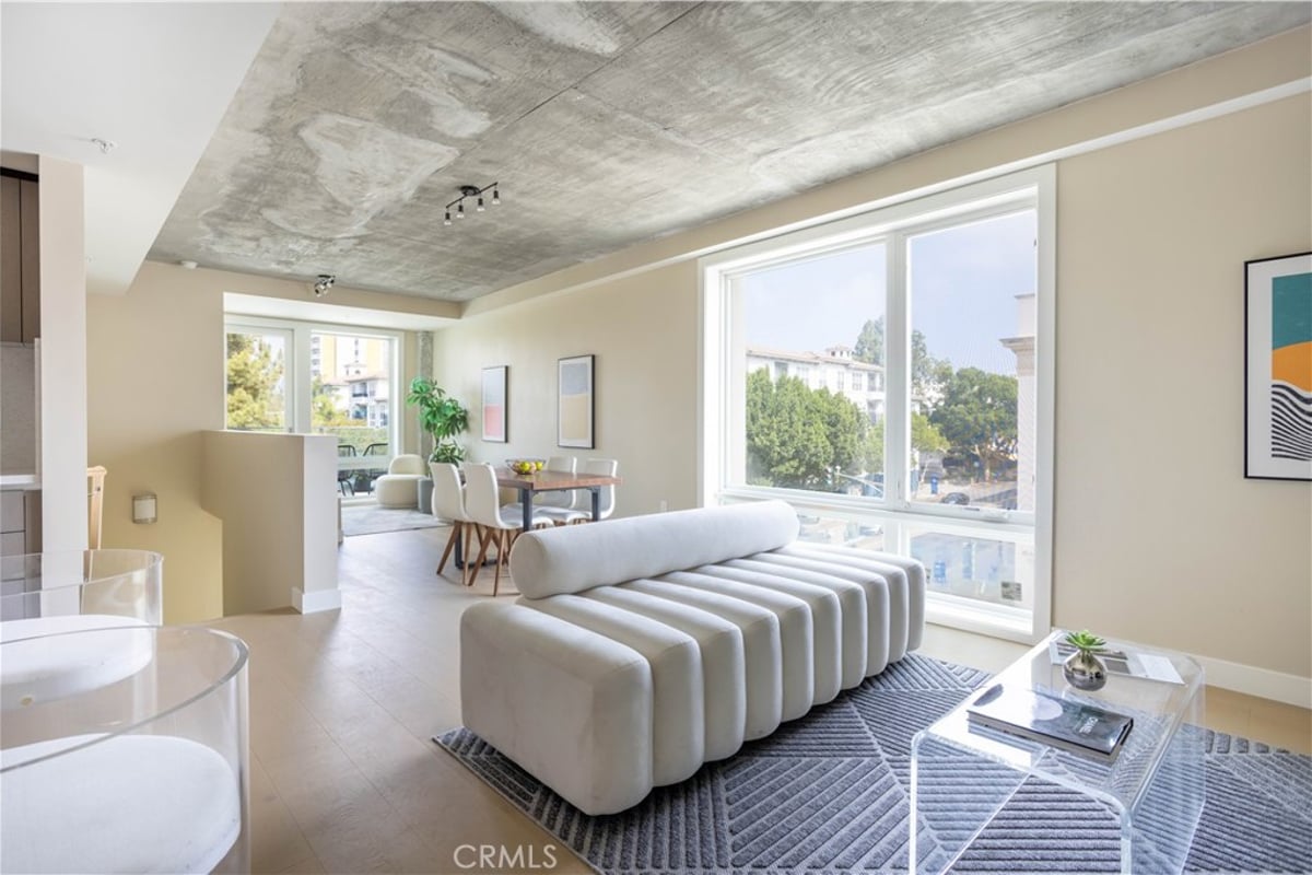 380 Cordova Street 407, Pasadena, CA 91101 — photo 1 of 22