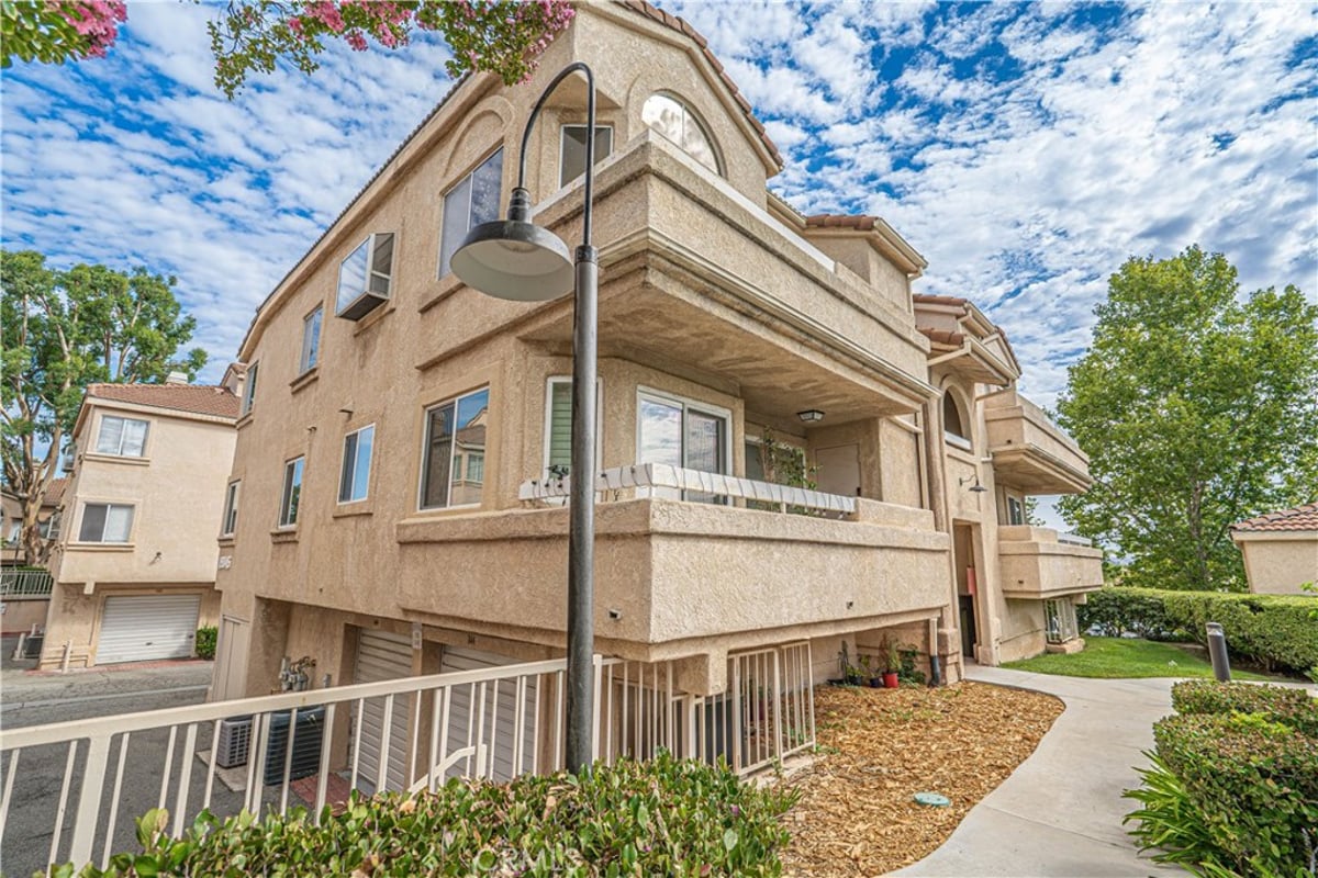 19845 Sandpiper Place 144, Newhall, CA 91321 — photo 1 of 49