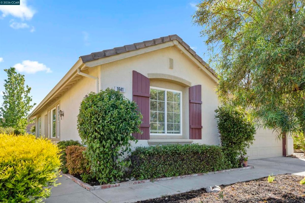 1641 Regent Dr, Brentwood, CA 94513 — photo 1 of 42