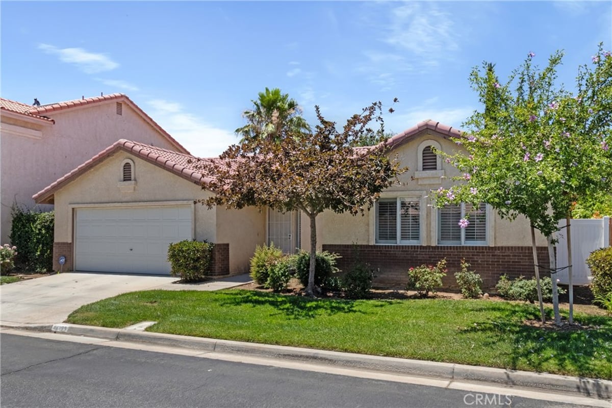 40133 Casillo, Palmdale, CA 93550 — photo 1 of 26