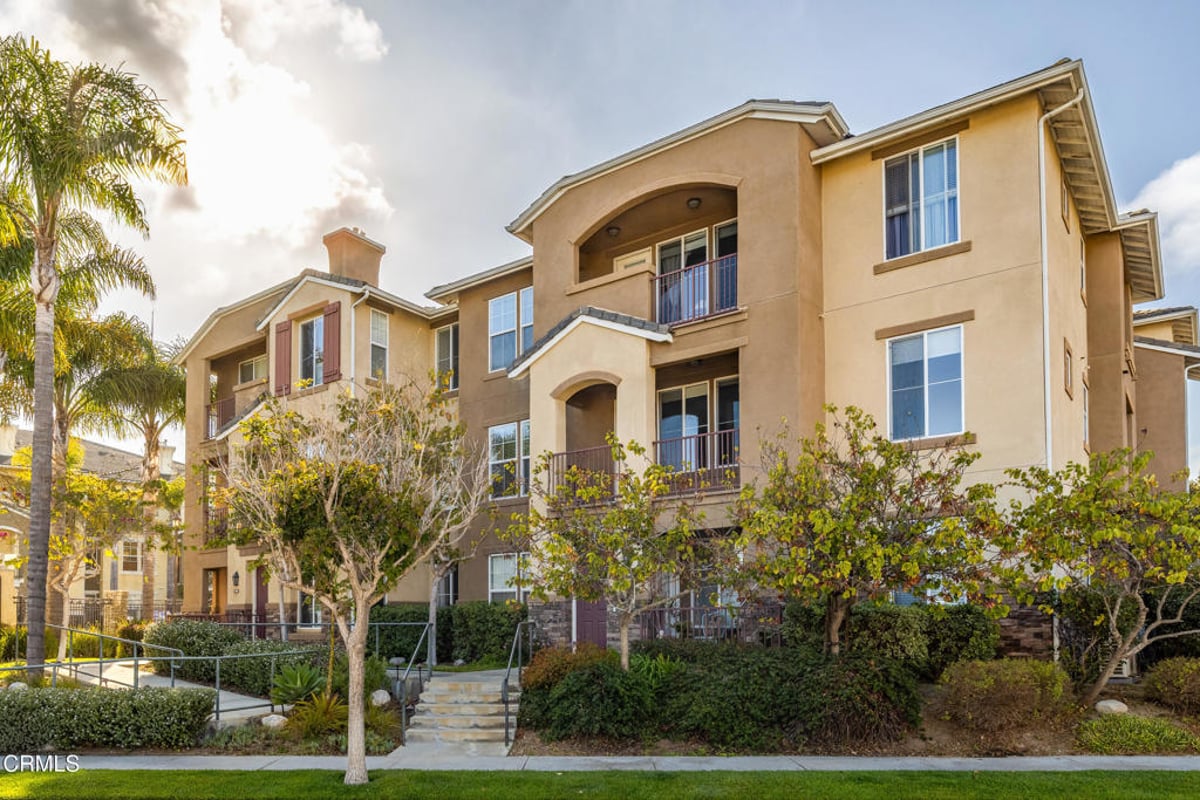 1740 Tanager Street 2-201, Ventura, CA 93003 — photo 1 of 29